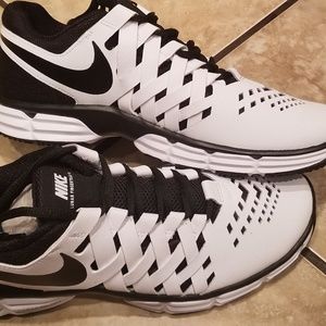 New nike shoes size 8
